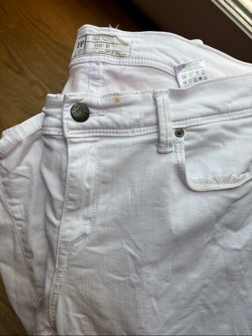VCG - 31 FREE PEOPLE Y2K  straight leg
White Skinny Jeans - Classic Stretch Fit - Picture 5 of 5